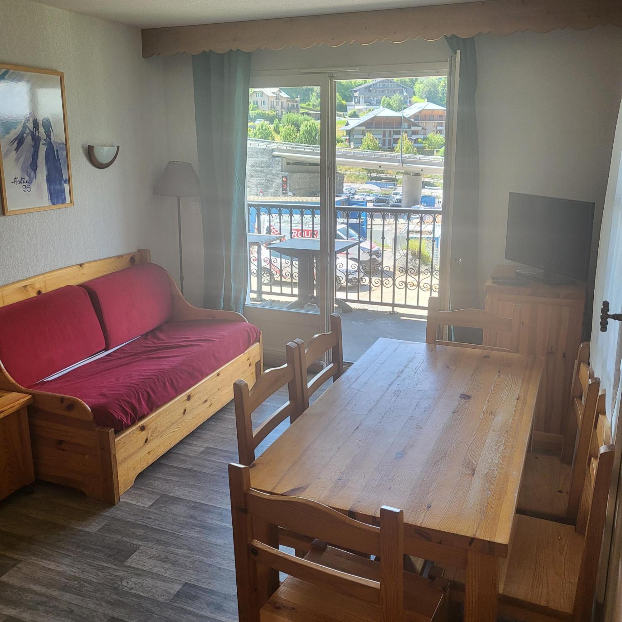 Be First On The Lift Each Morning! 2Bed Apt. 6 Pax แซ็งต์-แฌร์เวส์-เลส์-แบ็งส์ ภายนอก รูปภาพ